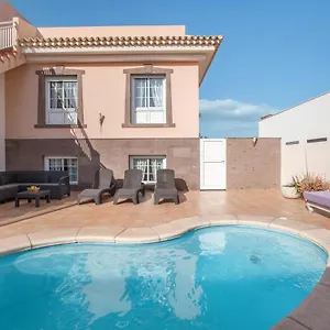 https://villa-orquidea-el-medano-tenerife.in-canary-islands.com